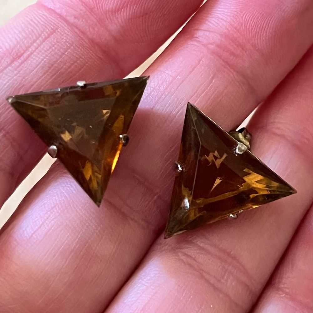 Rare Vintage triangular post earrings faux lucite (?) amber tone silvertone base